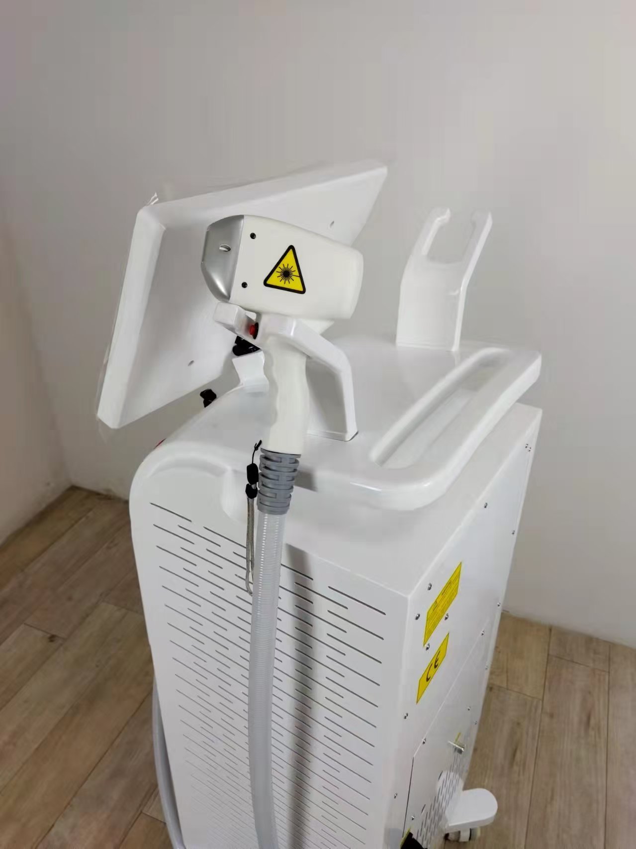Soprano 808 diode laser platform gallery view 04